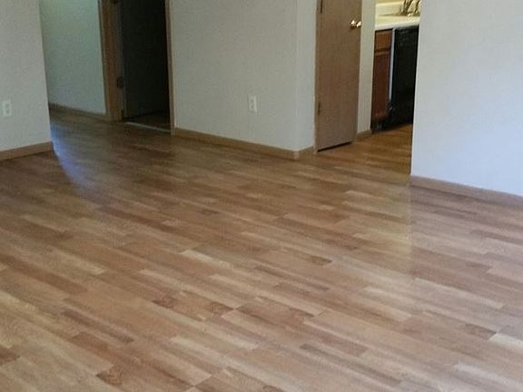 3rd image of 3017 Viking Dr APT 07