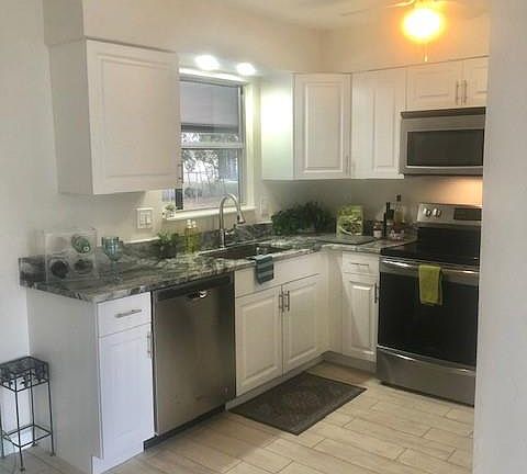 2nd image of 15868 Willoughby Ln
