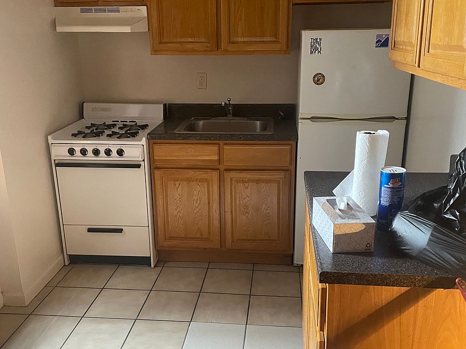 1st image of 1621 Lexington Ave APT 8