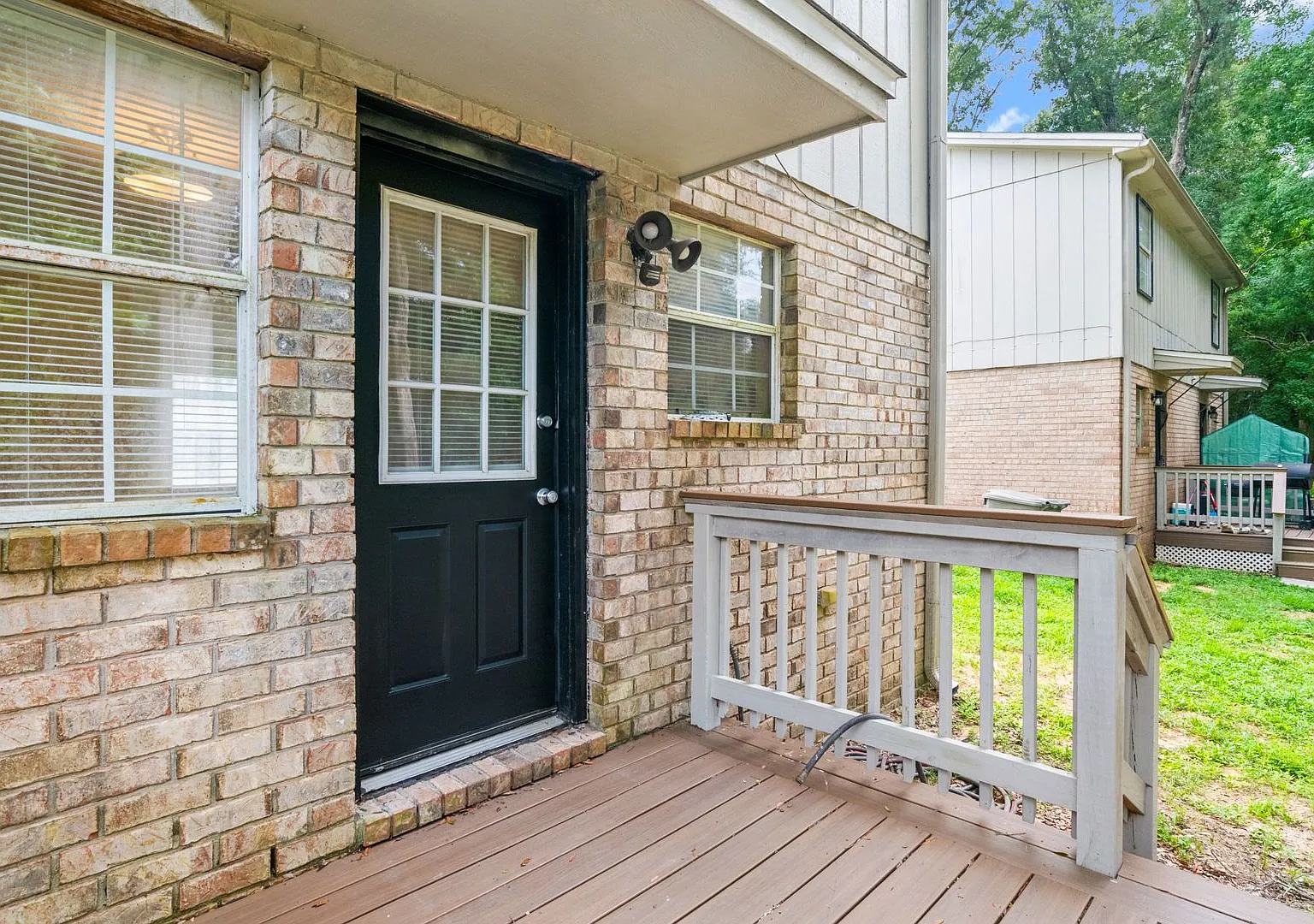 2 bed home in West Pensacola — Photo 2
