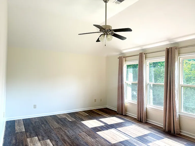 105 Springlaurel Ct — Photo 13