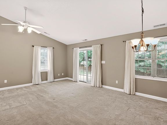 5th image of 4239 Parma Ct