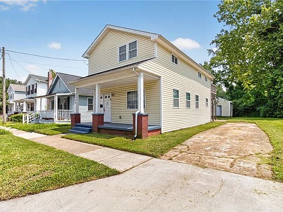 2nd image of 2322 Barraud Ave