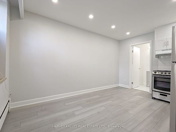4th image of 125 Shelborne Ave #1A
