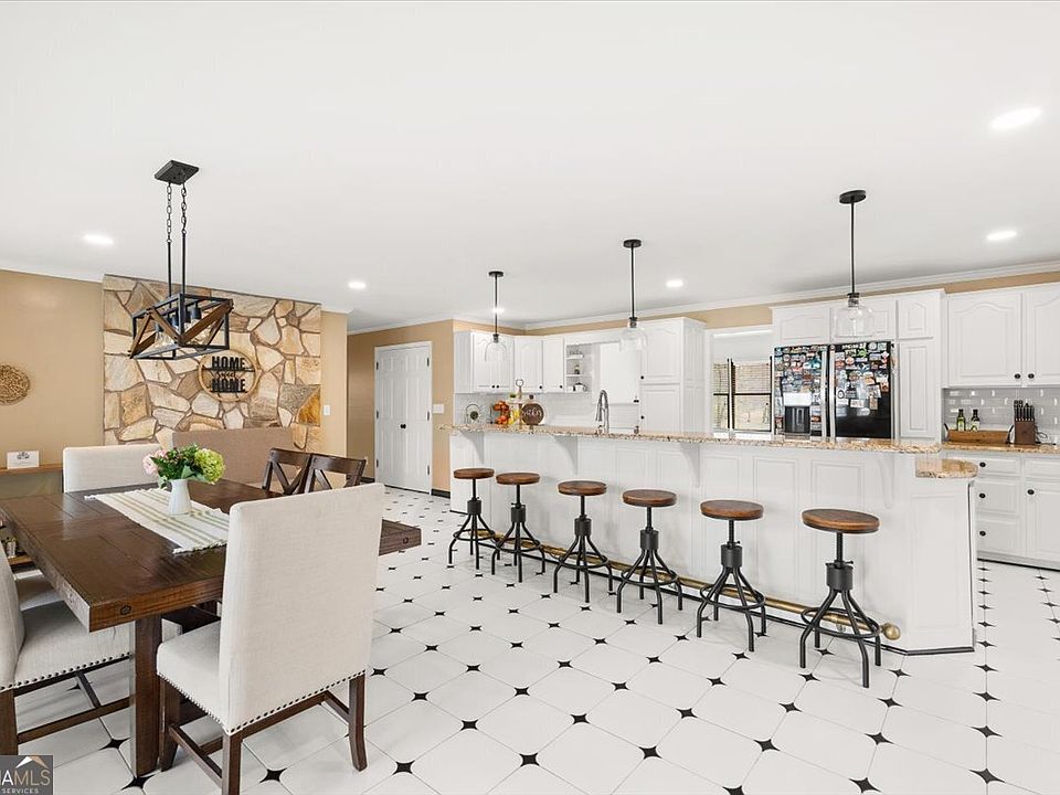 1st image of 589 Cooper Rd