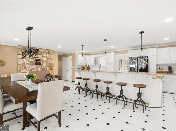 589 Cooper Rd, Loganville, GA 30052