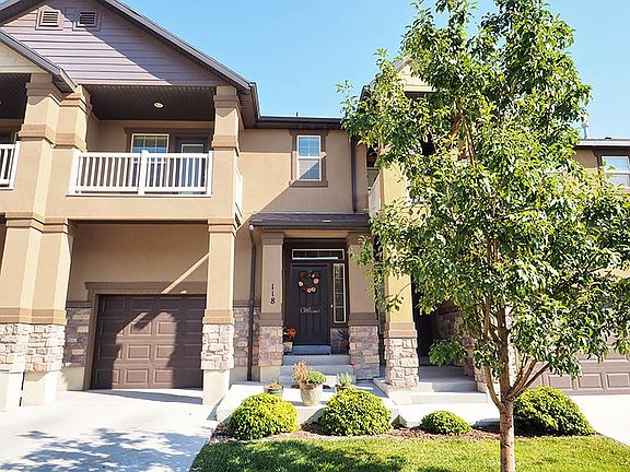 3rd image of 118 E Carbonell Way
