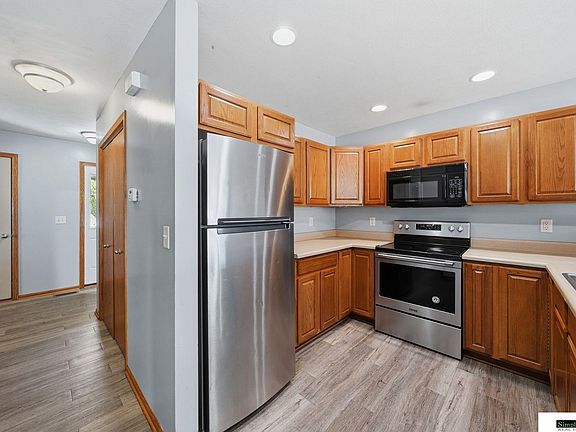 5th image of 7229 Dorchester Ct