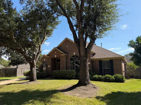 3303 Thistlegrove Ln, Sugar Land, TX 77498