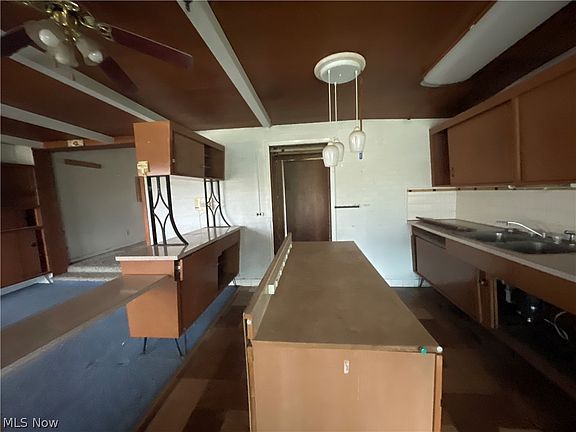 5th image of 706 Vine St