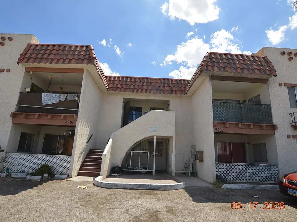 5267 Del Gado Dr #C