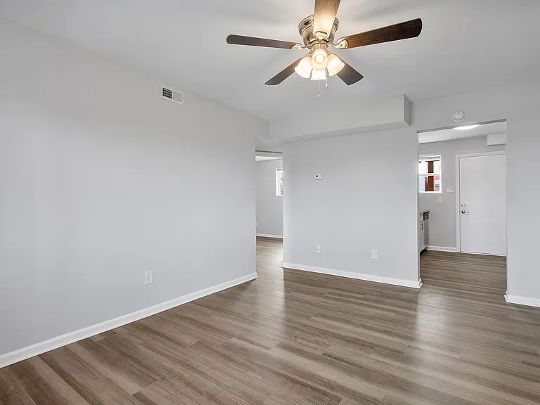 301 S Granby St #C — Photo 7