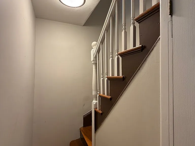 9 Concord Ave — Photo 5