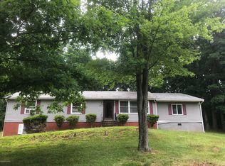 4 Sarah Ln, East Stroudsburg, PA 18302