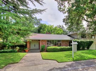 910 Entrada Rd, Sacramento, CA 95864