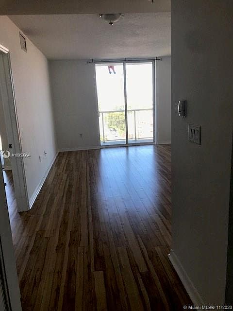 1st image of 900 SW 8th St APT 806