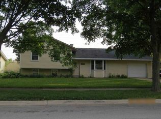 1836 Root St, Crest Hill, IL 60403