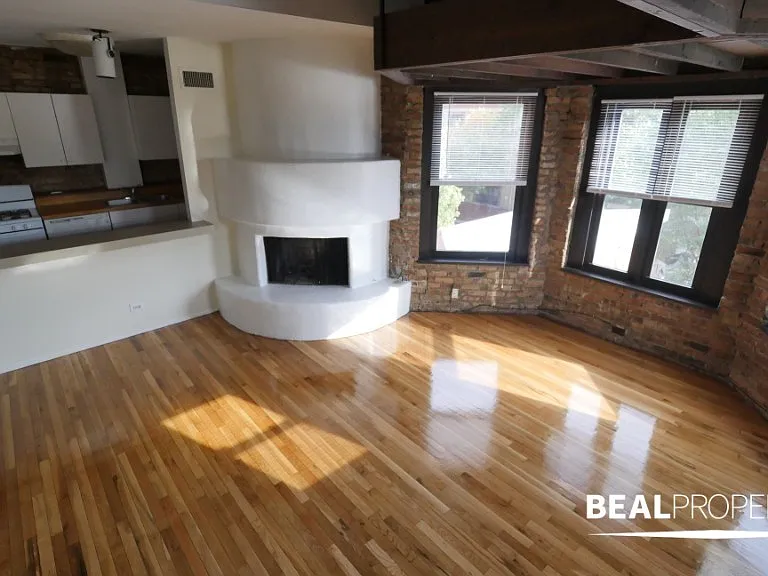 556 W Wellington Ave #3F — Photo 5