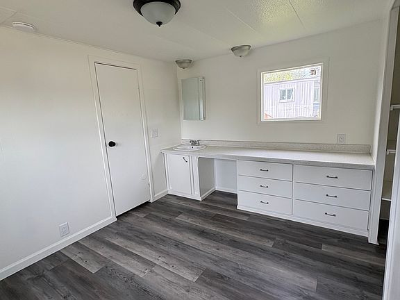 4th image of 2997 N Heller Rd #5