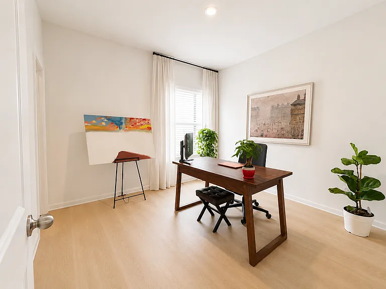 1332 Dalkeith Cv — Photo 15