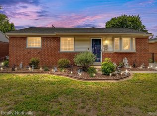 37538 Walnut St, Romulus, MI 48174