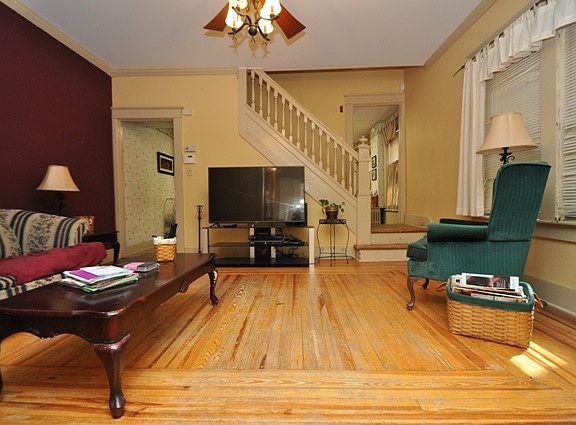 5th image of 1826 Ferry St