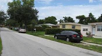 5th image of 1095 NE 158th St