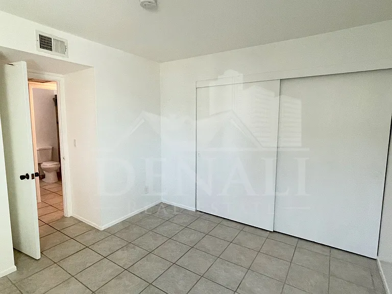 822 S Langley Ave #207 — Photo 16