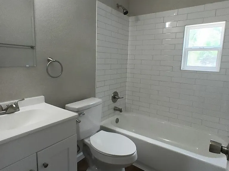 404 Mid America Blvd — Photo 23