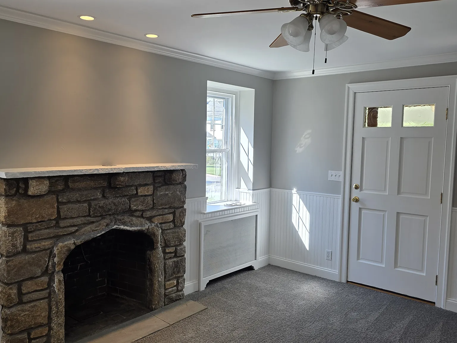 3 bed, 1124 sqft, $3,250 — Photo 2