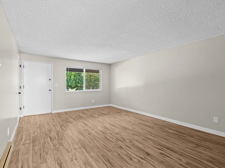 13910 SE Redwood Ave #2 — Photo 2
