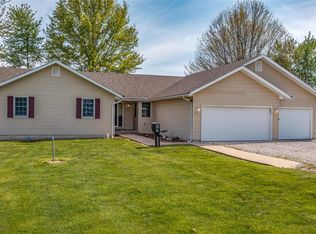 614 Calcari St, Gillespie, IL 62033