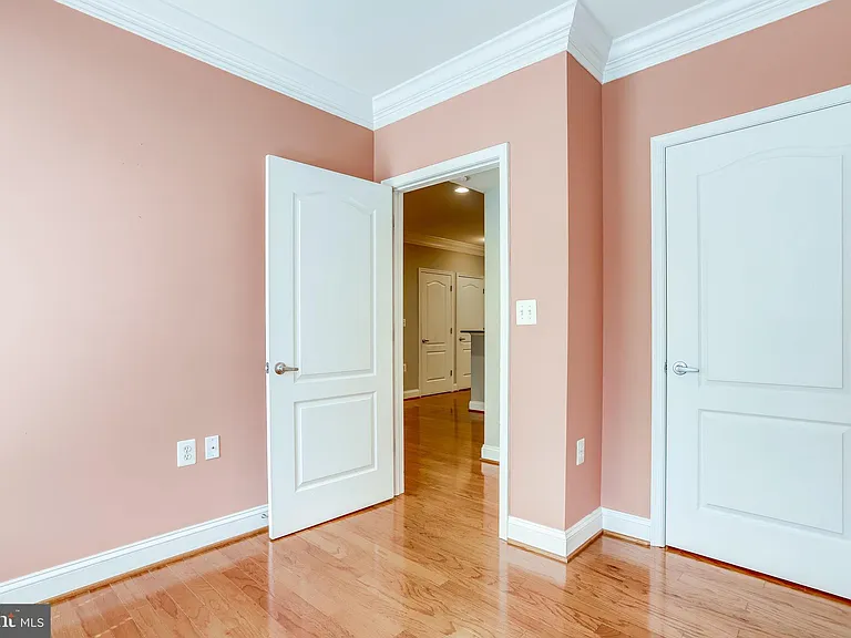 1115 Cameron St #208 — Photo 26