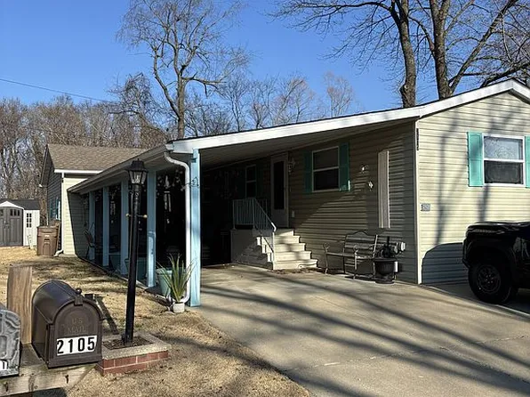 2105 Mathilda Dr, Belleville, IL 62226