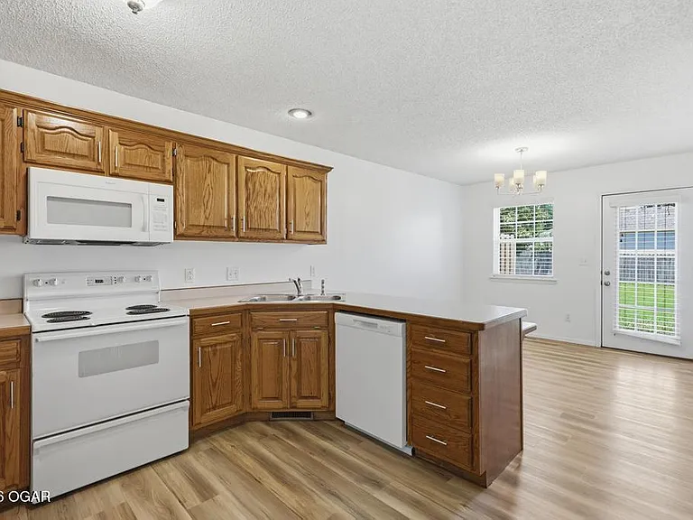 1719 Redbird Dr #A — Photo 4
