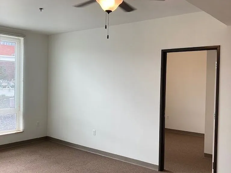 2001 NW Monroe Ave #312 — Photo 9