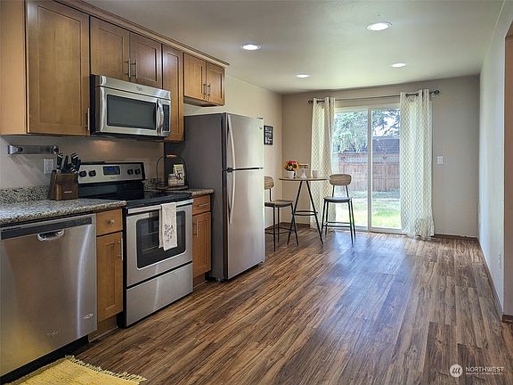 3rd image of 22520 39th Avenue E