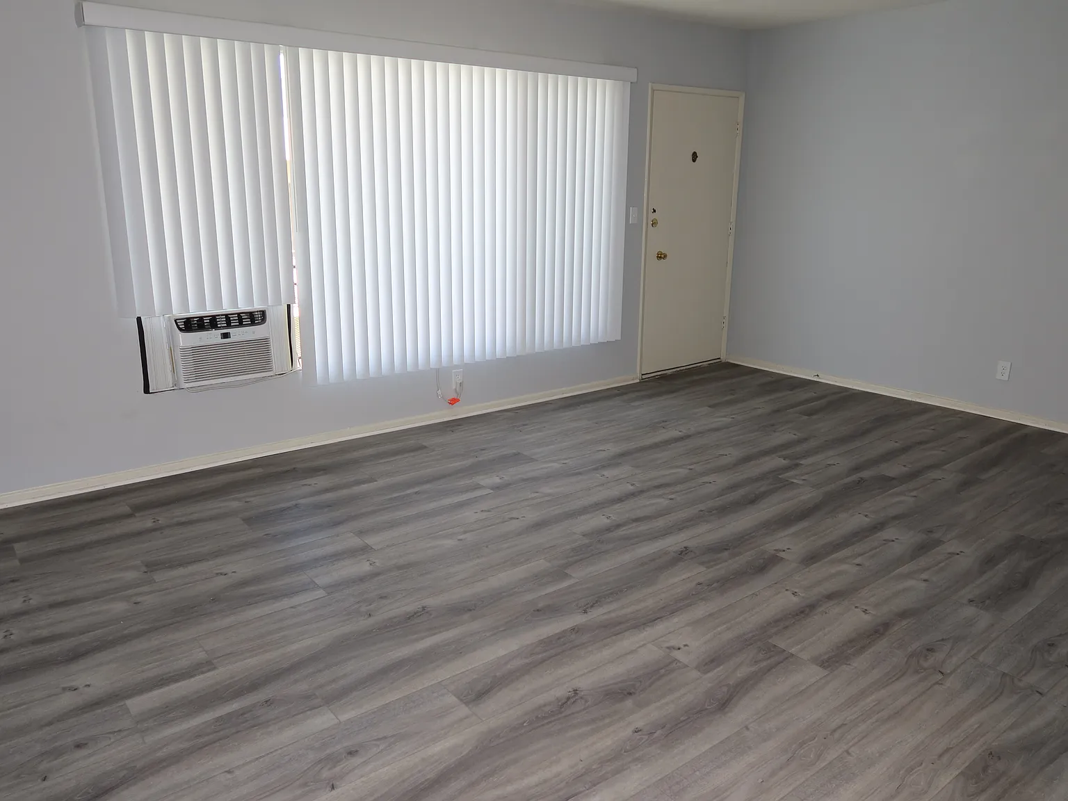 2 bed, 1100 sqft, $2,650 — Photo 4