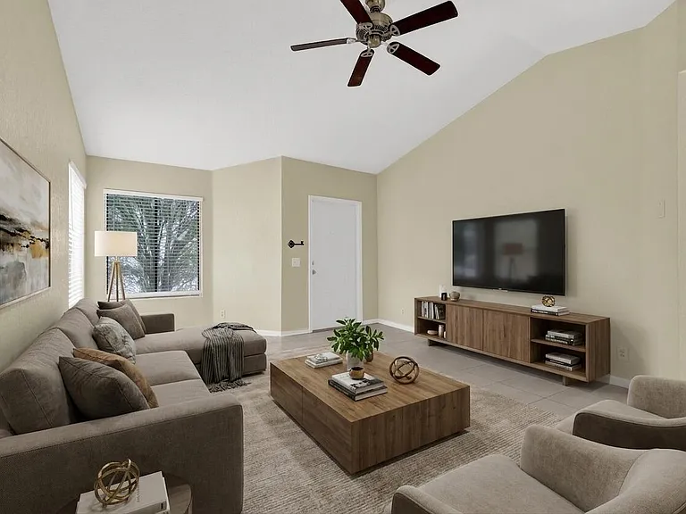 5864 Strawberry Lakes Cir — Photo 4