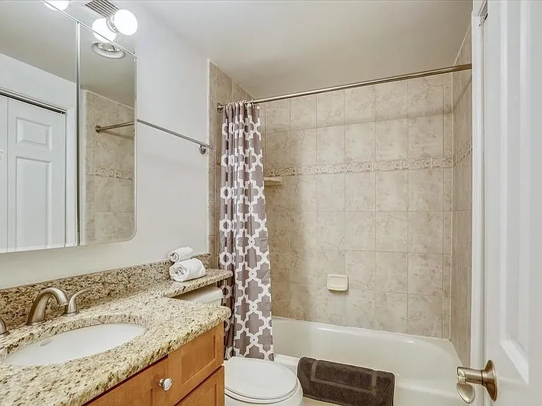 4801 Fairmont Ave #214 — Photo 7