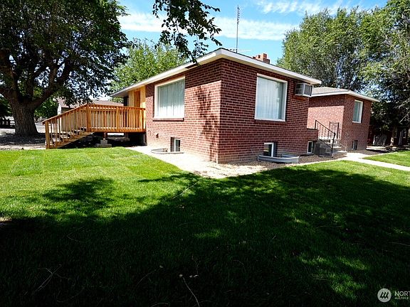 3rd image of 134 4th Avenue SE