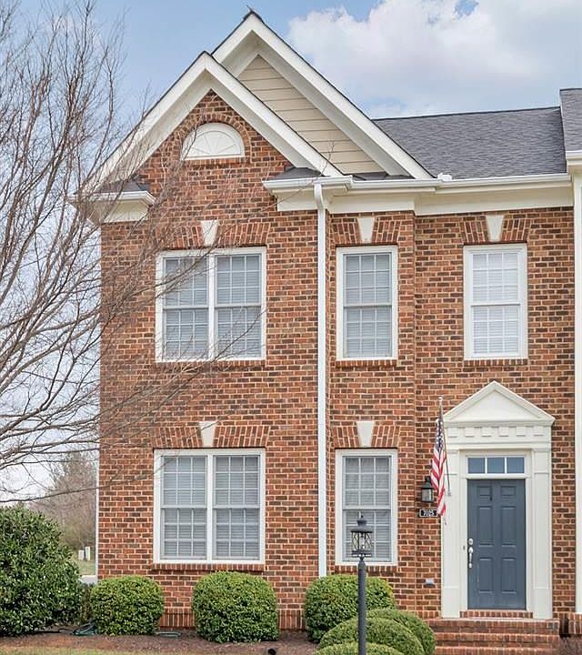 2nd image of 7025 Hampstead Dr