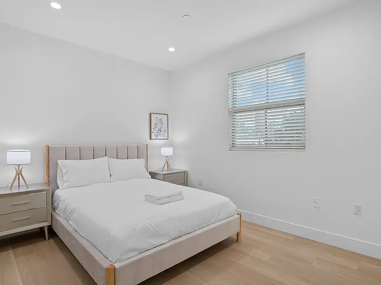1270 Rolland Curtis Pl — Photo 8