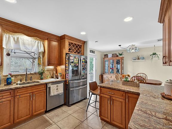 5th image of 38 Jefferson Drive