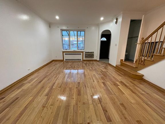 2nd image of 2208 E 28th St Floor 1