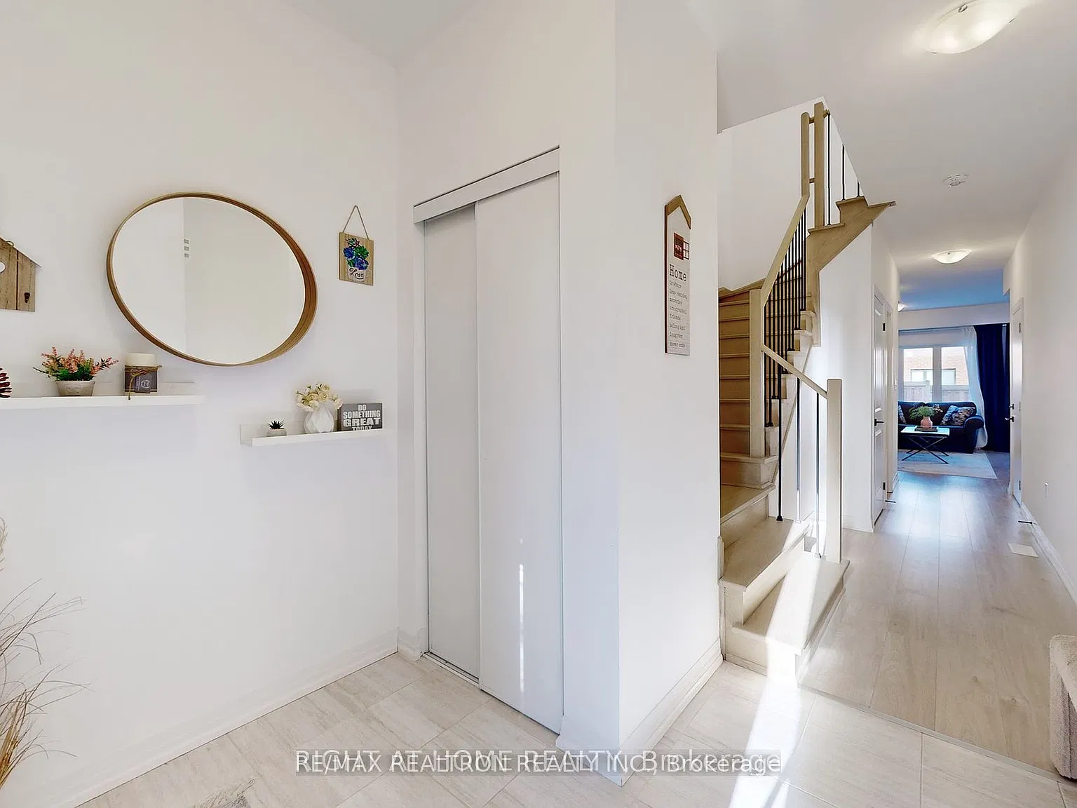 3 bed, $2,700 — Photo 2