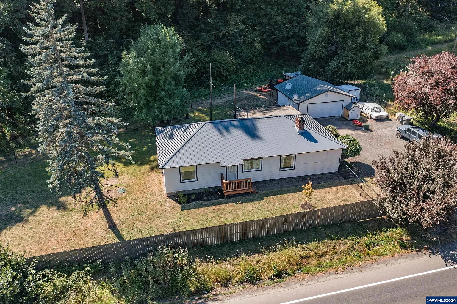 24048 Highway 20 photo 1