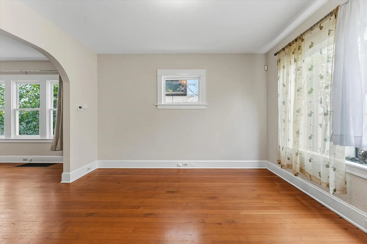 3 bed, 1548 sqft, $2,995 — Photo 3