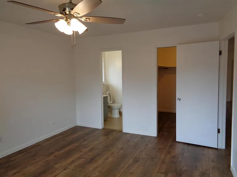 244 W Alexander Ave — Photo 16