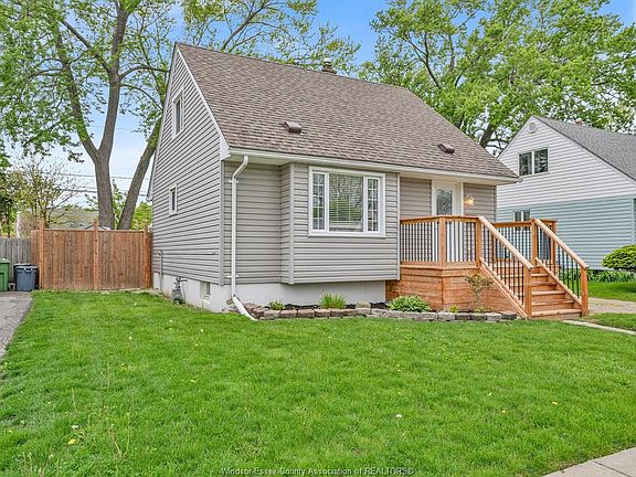 2nd image of 1633 Olive Rd